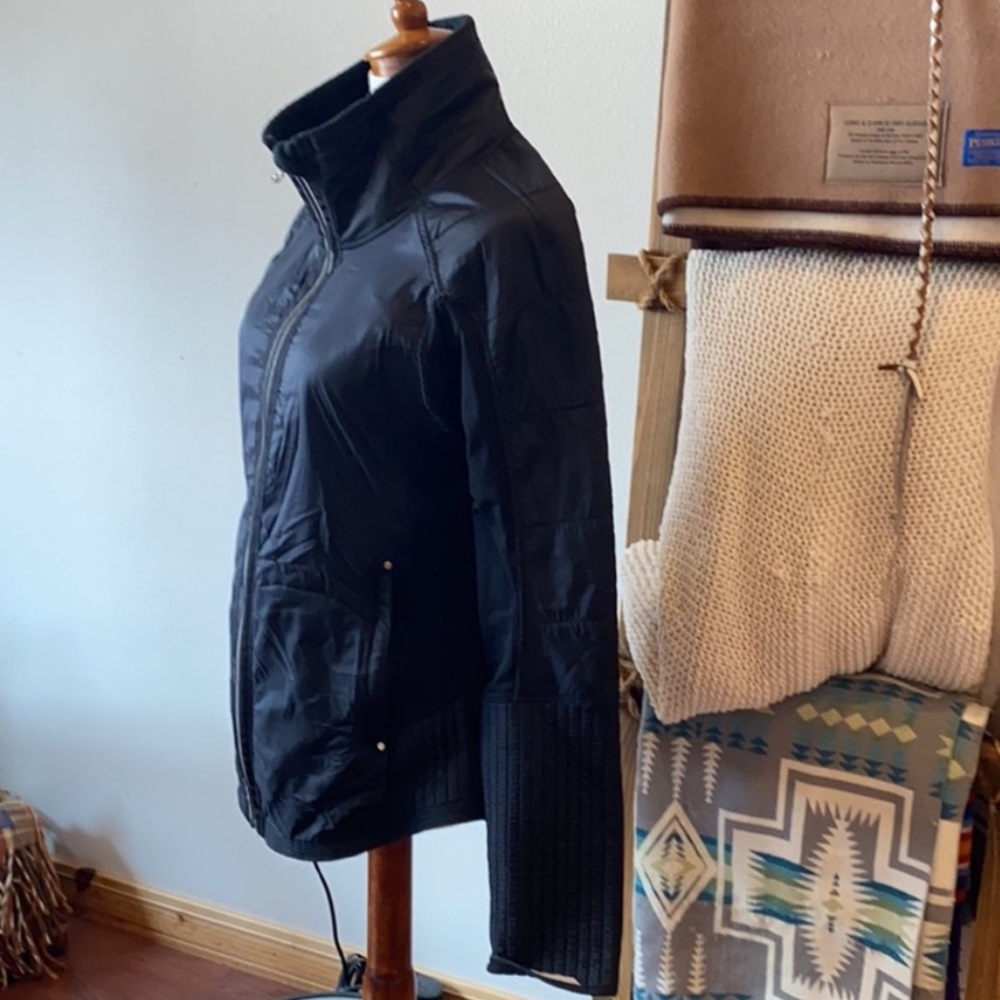 Lululemon Bundle Up Reflective Jacket - Picture 4 of 6